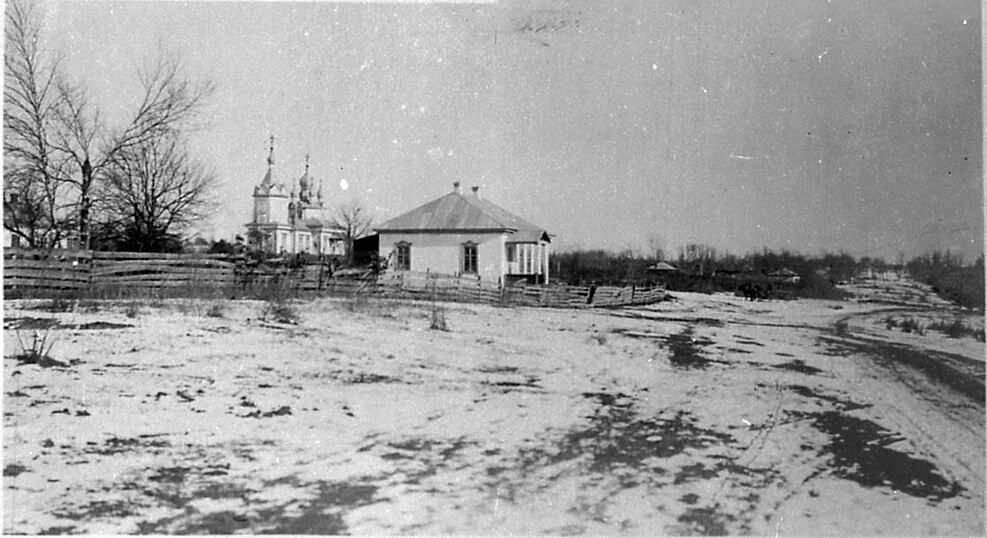 Буссевка. Церковь Рождества Пресвятой Богородицы. архивная фотография, Фото времён Гражданской войны