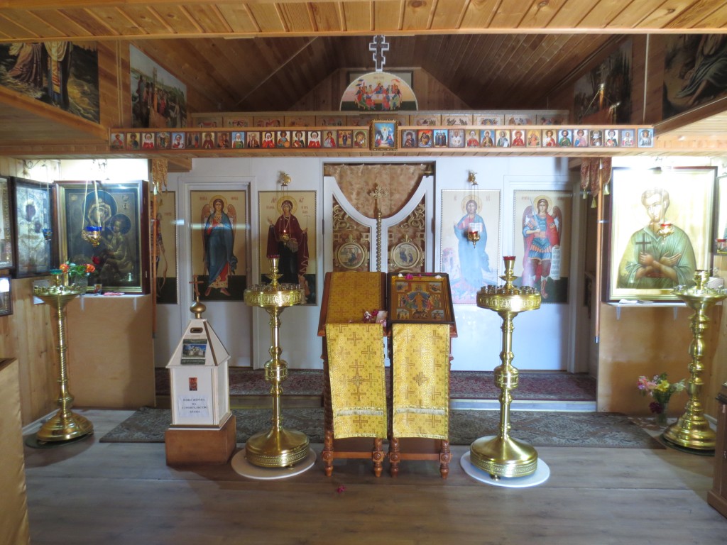 Церковь Иоанна Русского в Ульянке (временная), Кировский район (Санкт-Петербург, г. Санкт-Петербург). интерьер и убранство