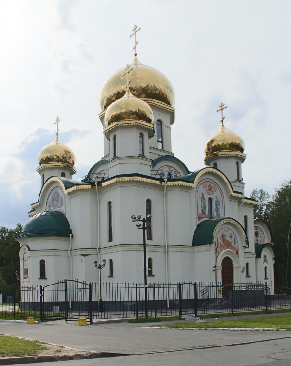 Приморский район. Церковь Воздвижения Креста Господня на Каменке. фасады, Вид с северо-востока, со стороны Нижне-Каменской ул.