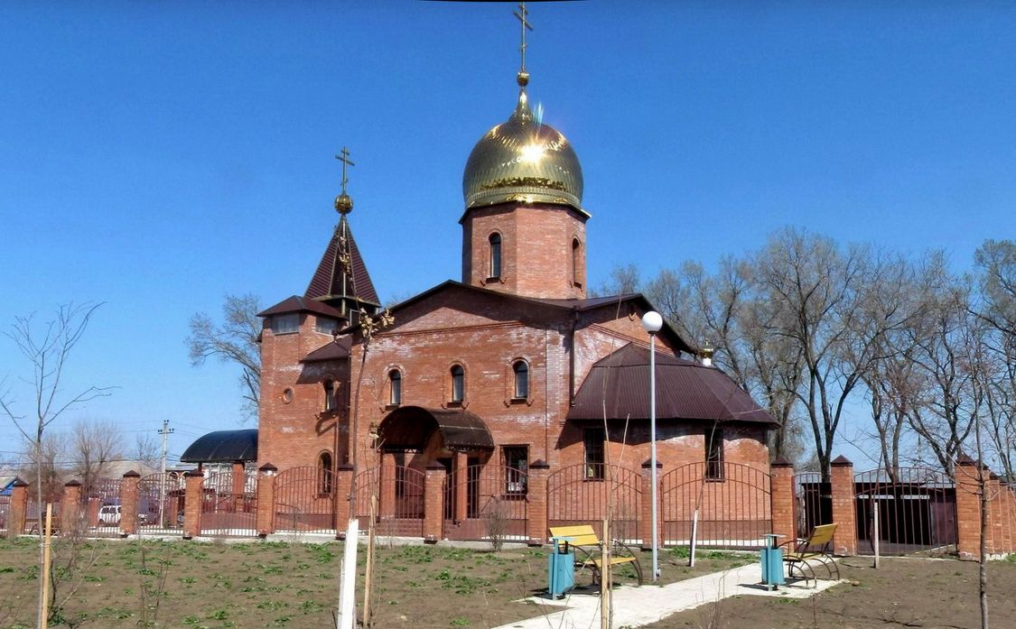 Церковь Рождества Иоанна Предтечи, Ивановское (Кочубеевский район, Ставропольский край). общий вид в ландшафте