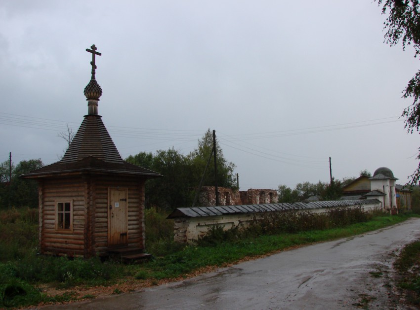 Никольский Торжок. Часовня Николая Чудотворца. общий вид в ландшафте