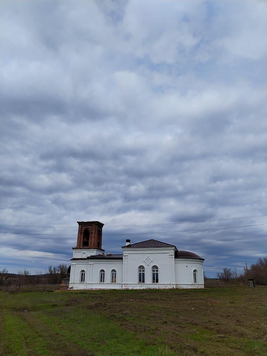 общий вид в ландшафте. Церковь Александра Невского, Афанасьевка (Воскресенский район, Саратовская область)
