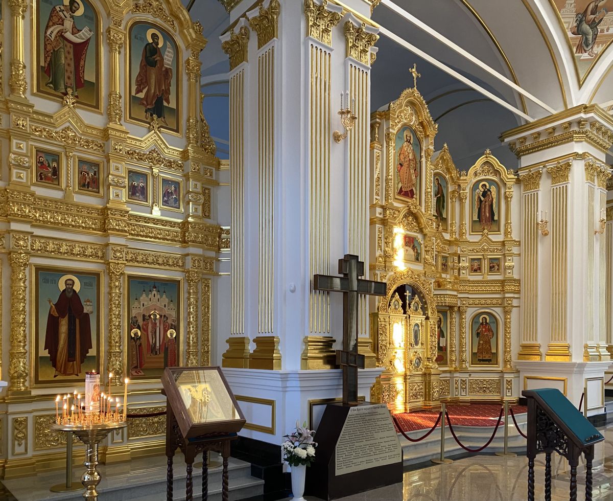 Собор Богоявления Господня в Кремле (новый), Кострома (Кострома, город, Костромская область). интерьер и убранство, Иконостасы