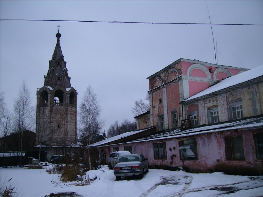 Вологда. Храмовый комплекс Владимирского прихода. общий вид в ландшафте