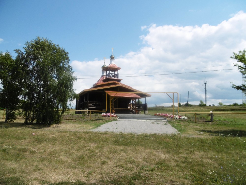 Церковь Георгия Победоносца, Кругловка (Нехаевский район, Волгоградская область). общий вид в ландшафте, Вид церкви с ул.Ленина