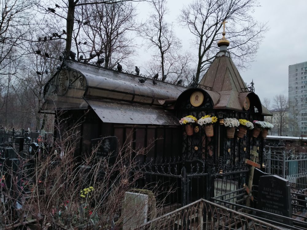 Донской. Часовня Матроны Московской на Даниловском кладбище. фасады