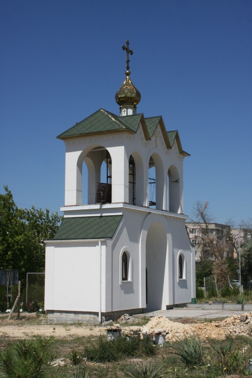 Церковь Андрея Первозванного, Новоозёрное (Сакский район, Республика Крым). фасады, Звонница.