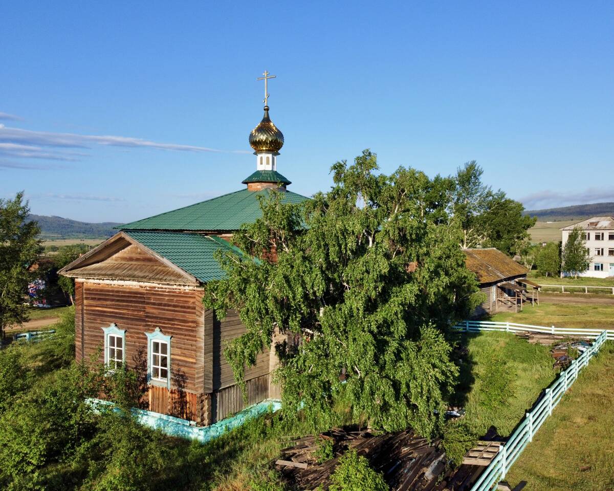 Церковь Троицы Живоначальной, Верхний Мангиртуй (Бичурский район, Республика Бурятия). фасады, Вид с СВ