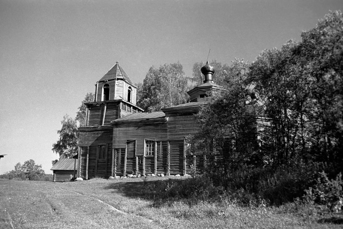 Церковь Воздвижения Креста Господня, Кладовка (Вожегодский район, Вологодская область). архивная фотография, Фотография сделана в середине 1970-х годов