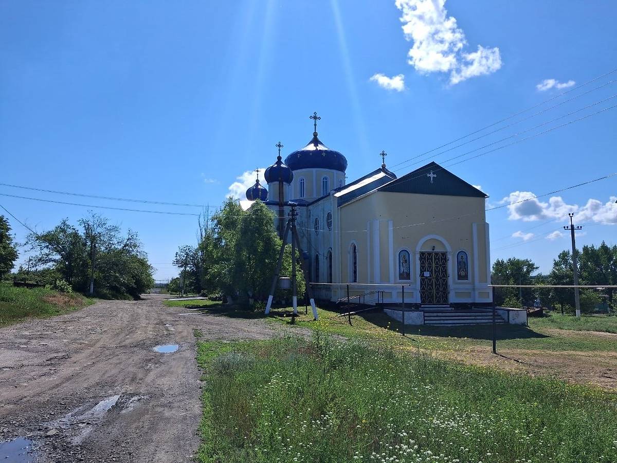 фасады. Церковь Митрофана Воронежского, Бирюково (Криничное) (Свердловский район и г. Свердловск, Украина, Луганская область)