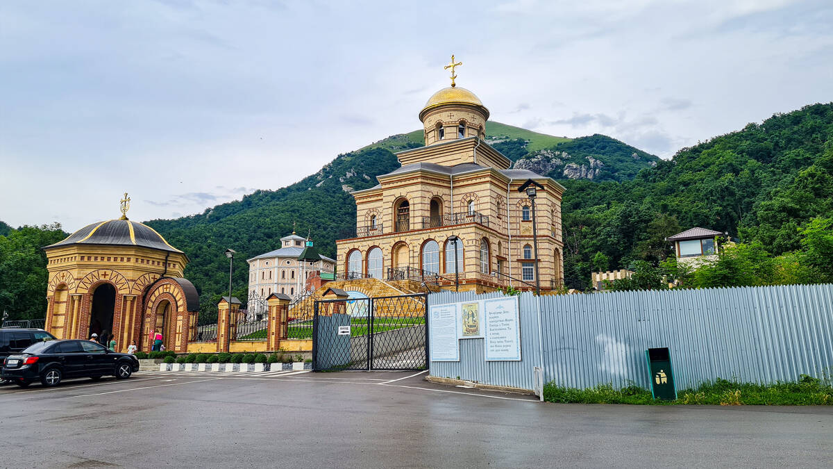 Успенский Второафонский монастырь. Церковь Успения Пресвятой Богородицы (новая), Лермонтов (Лермонтов, город, Ставропольский край). фасады