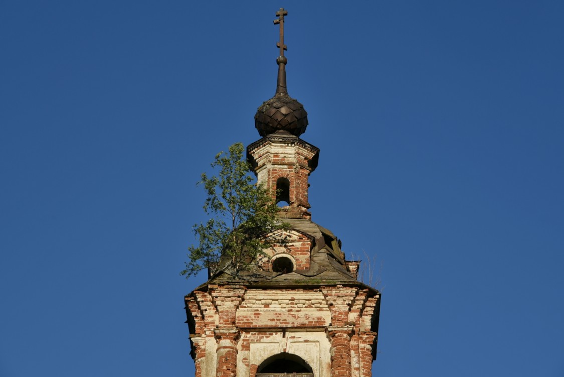 Церковь Николая Чудотворца, Холм (Галичский район, Костромская область). архитектурные детали, Завершение колокольни