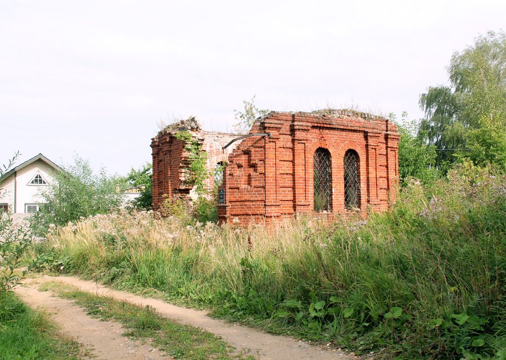 Часовня Царственных страстотерпцев, Емельянка (Костромской район, Костромская область). фасады