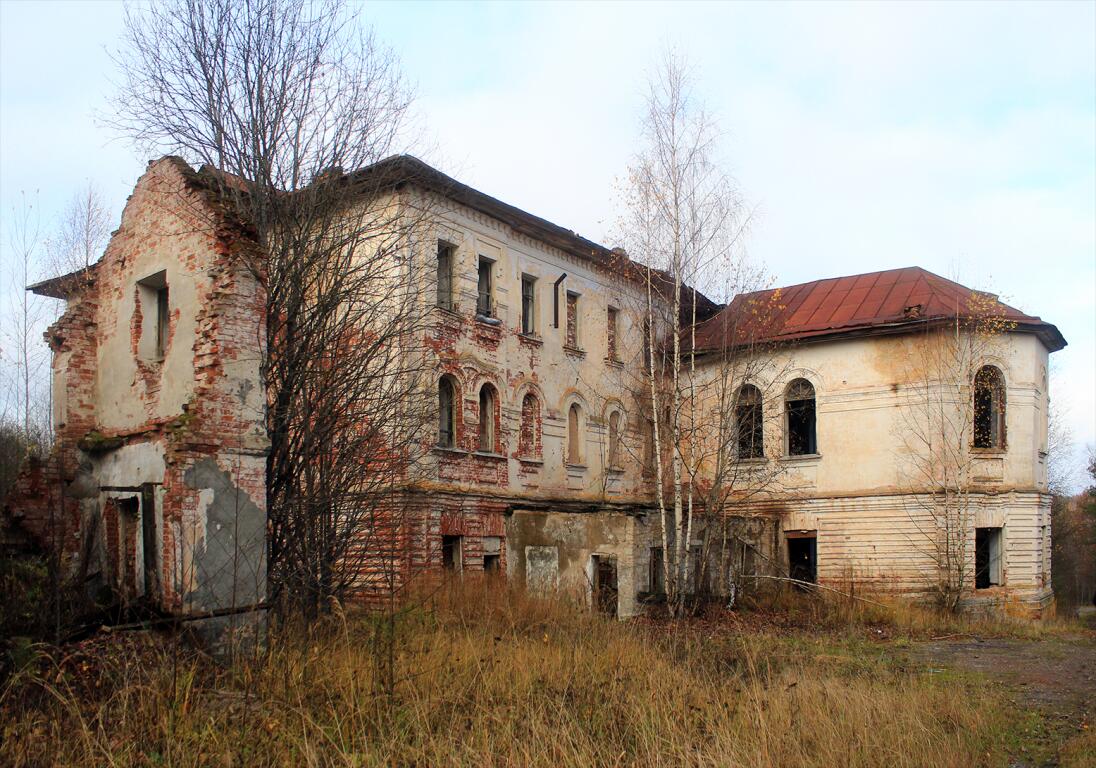 Верховье. Неизвестная домовая церковь при бывшей богадельне В.М. Орлова. фасады, Домовая церковь находилась в выделенном объёме справа