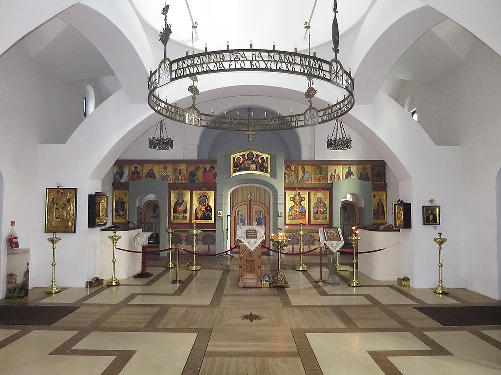 Церковь Владимира, митрополита Киевского в Болшеве (новая), Королёв (Пушкинский район и гг. Ивантеевка, Королёв, Московская область). интерьер и убранство