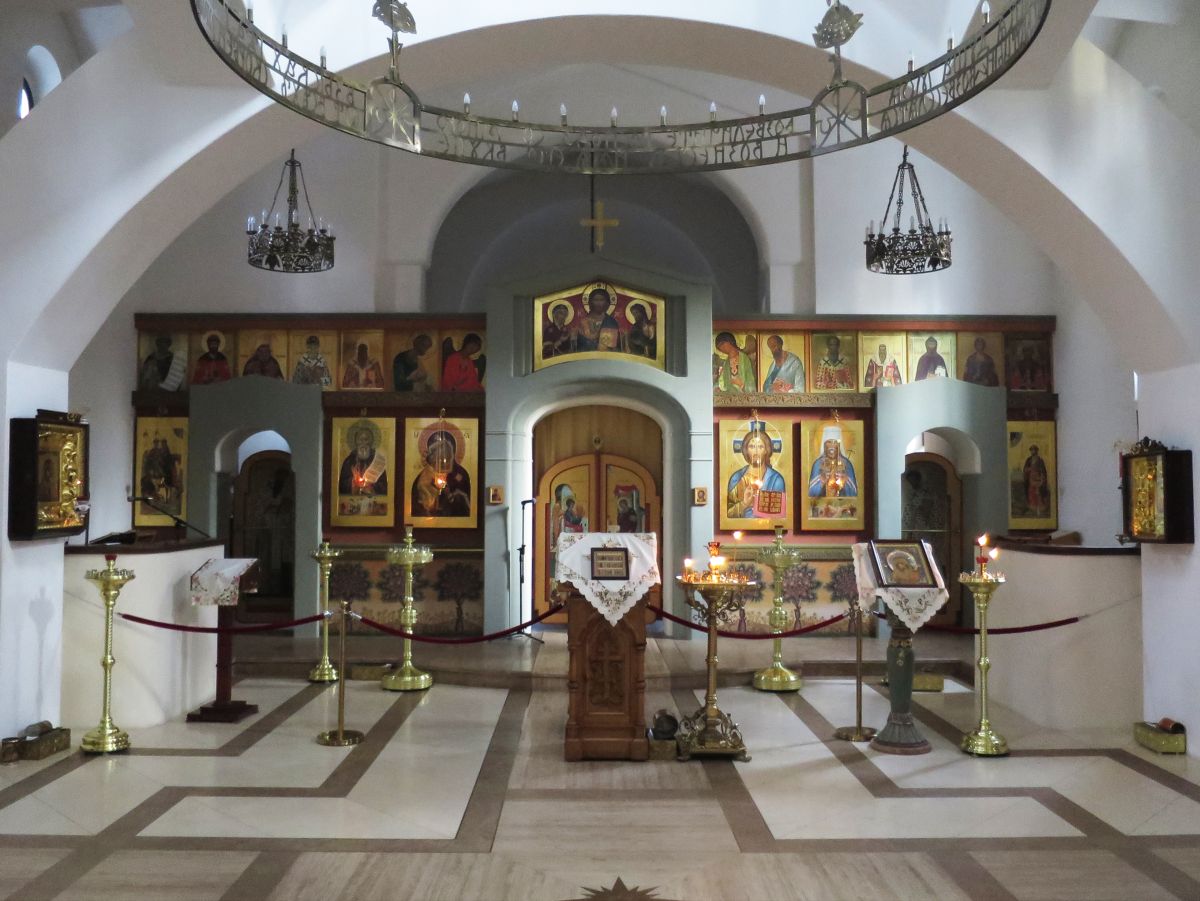 Церковь Владимира, митрополита Киевского в Болшеве (новая), Королёв (Пушкинский район и гг. Ивантеевка, Королёв, Московская область). интерьер и убранство
