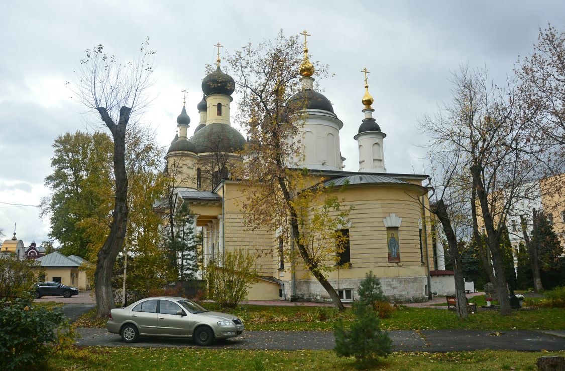 Храмовый комплекс Введенской единоверческой общины у Салтыкова моста, Лефортово (Юго-Восточный административный округ (ЮВАО), г. Москва). фасады