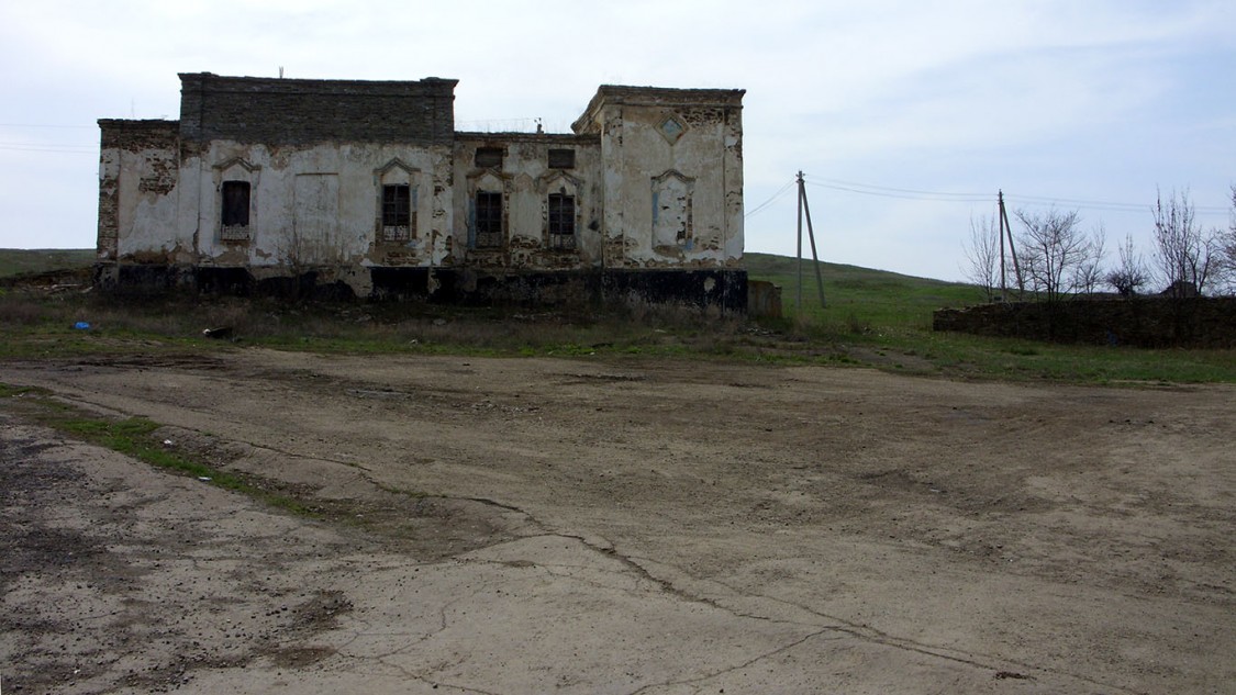 Церковь Троицы Живоначальной, Чернецов (Красносулинский район, Ростовская область). фасады