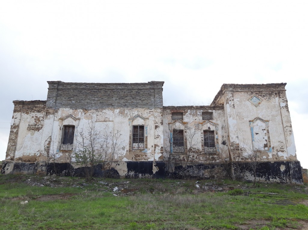 Церковь Троицы Живоначальной, Чернецов (Красносулинский район, Ростовская область). фасады