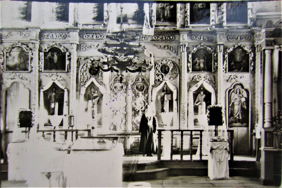 Церковь Иоанна Богослова, Титовка (Миллеровский район, Ростовская область). архивная фотография, Интерьер храма. Фото 1950-х годов