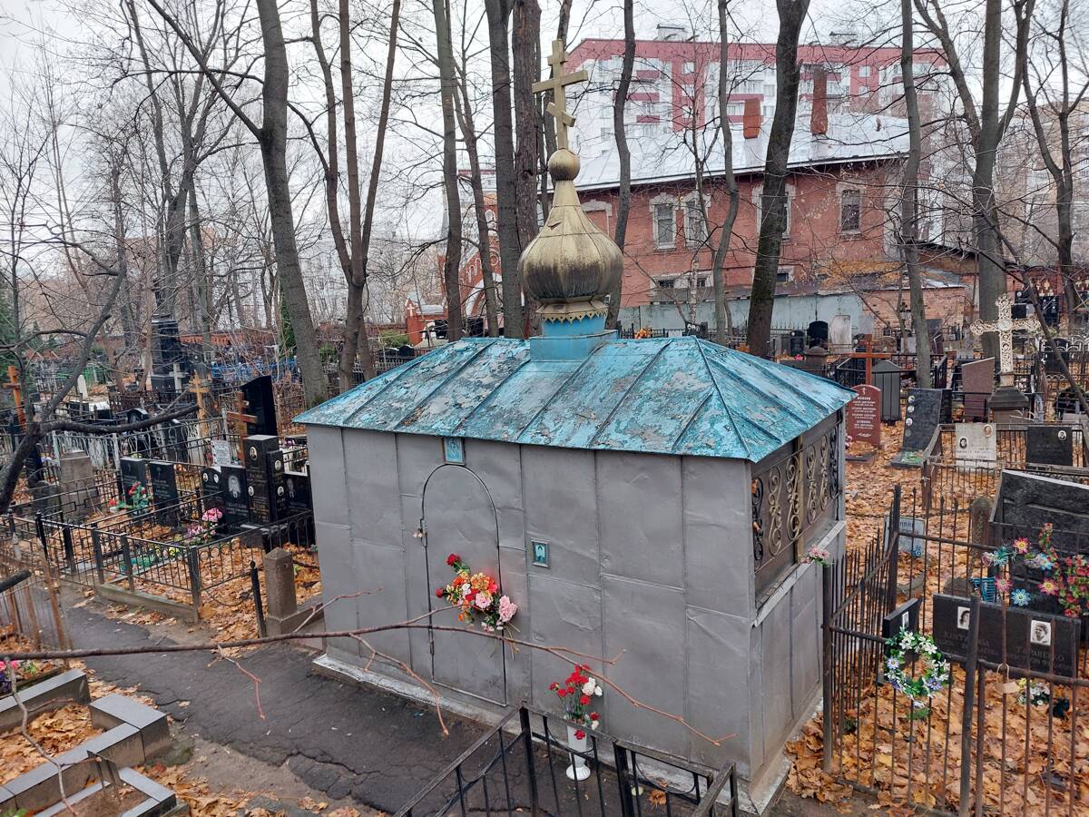 Часовня над могилой схиархимандрита Захарии, Лефортово (Юго-Восточный административный округ (ЮВАО), г. Москва). фасады