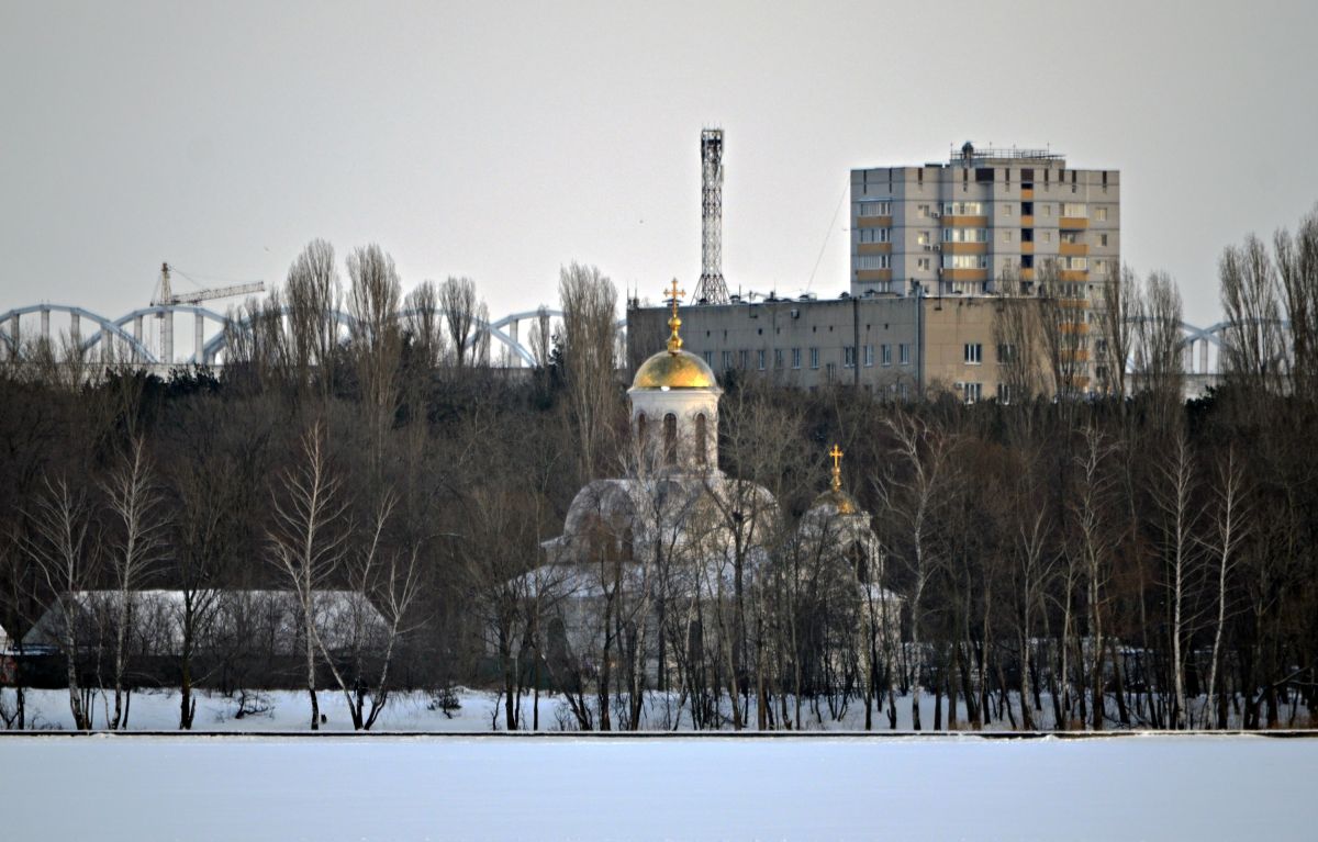 Воронеж. Церковь Спиридона Тримифунтского. дополнительная информация, Вид на храм с дамбы Чернавского моста