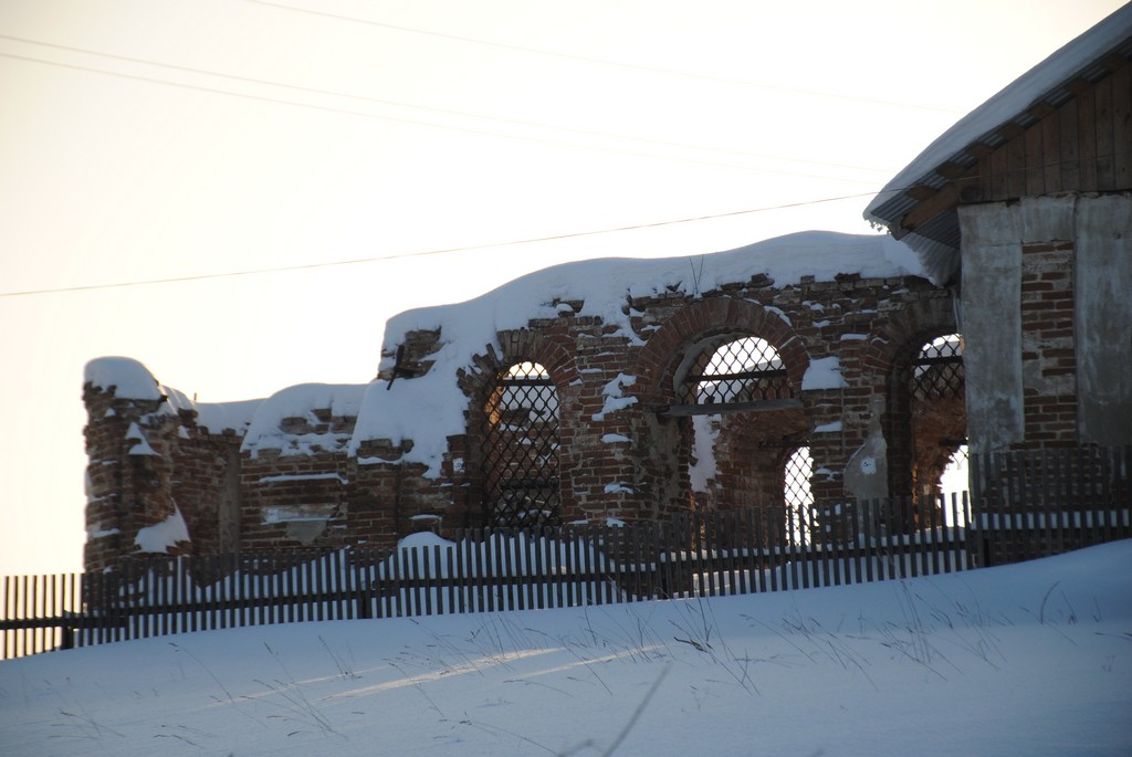 Легостаево. Церковь Михаила Архангела. архитектурные детали, Алтарная часть фасада