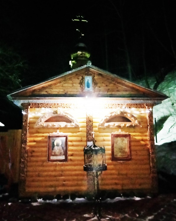 Третьи Вурманкасы. Часовня-купальня Илариона, епископа Верейского. фасады, Восточный фасад часовни в ночь на Рождество