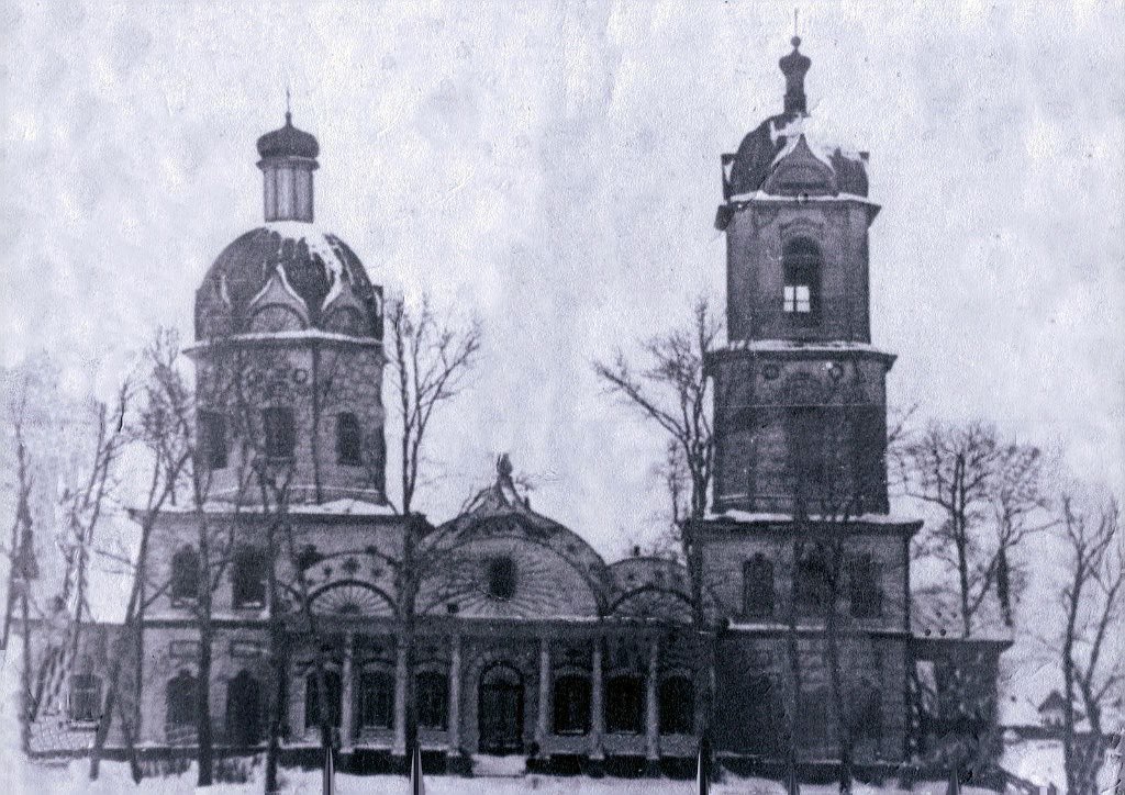 Церковь Введения во храм Пресвятой Богородицы (старая), Лава (Сурский район, Ульяновская область). архивная фотография, Фото сер. 20 в. Источник: ulpressa.ru/2018/03/30/utrachennyie-hramyi-simbirsko-ulyanovskogo-kraya-na-staryih-fotografiyah-derevyannaya-vvedenskaya-tserkov-v-sele-lava-1876-posle-1955/