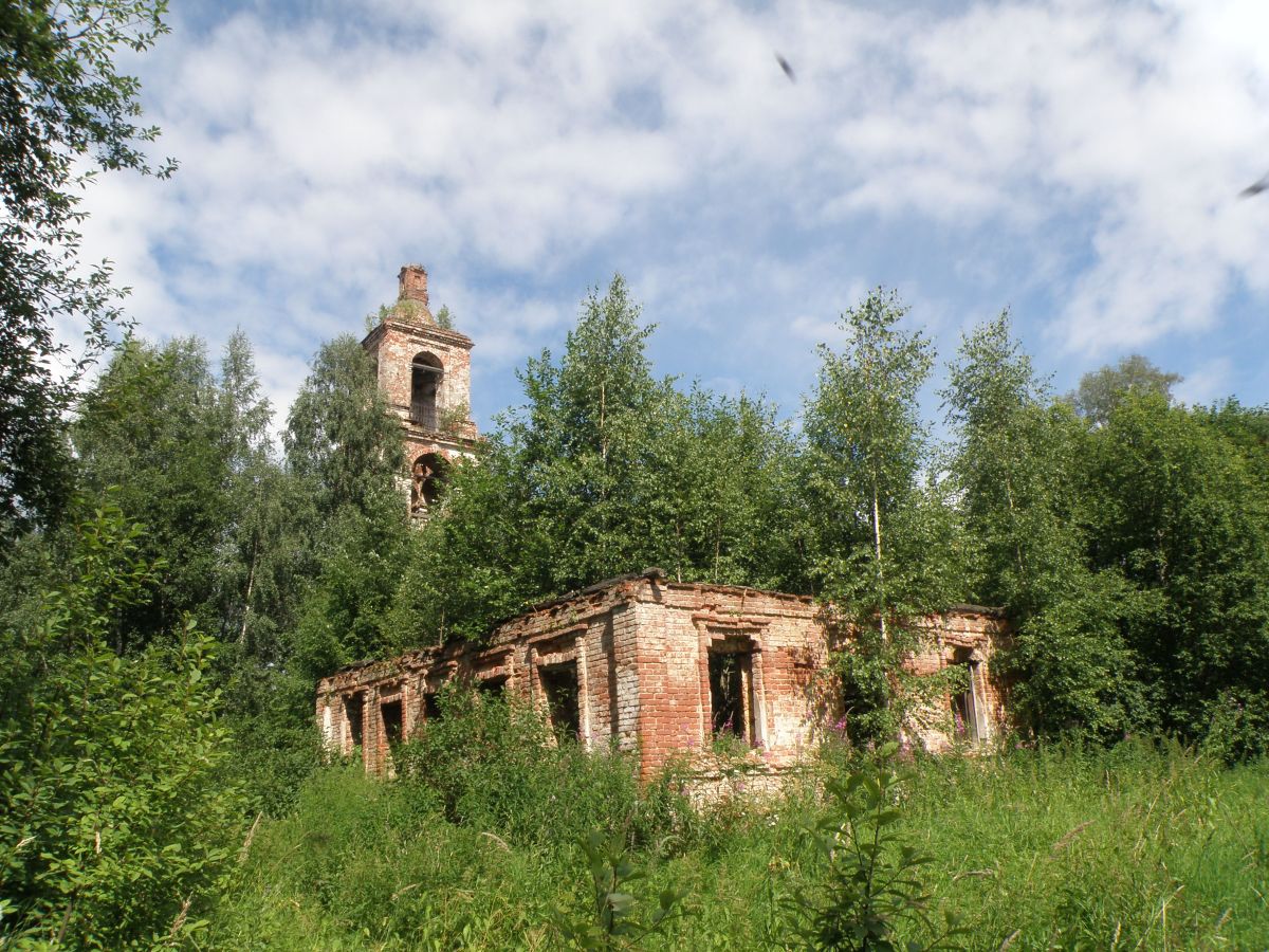 Церковь Рождества Пресвятой Богородицы, Ефремье (Ефремий Ширь) (Парфеньевский район, Костромская область). фасады
