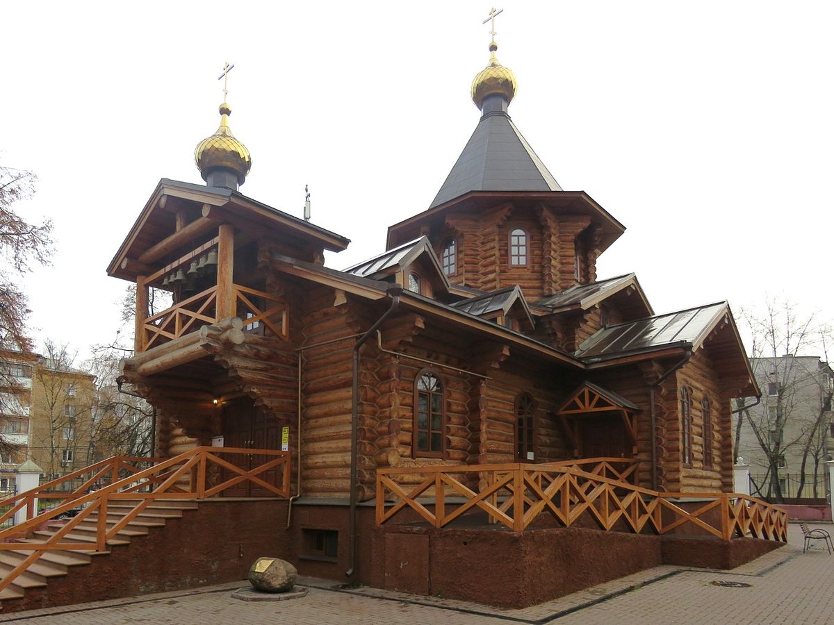 Церковь Луки (Войно-Ясенецкого) при Федеральном медицинском биофизическом центре им. А.И. Бурназяна в Щукине, Щукино (Северо-Западный административный округ (СЗАО), г. Москва). фасады