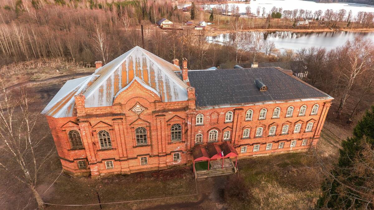 Успенский женский монастырь. Домовая церковь Преображения Господня, Лаврово (Демянский район, Новгородская область). фасады, аэросъемка, обзор вид сверху