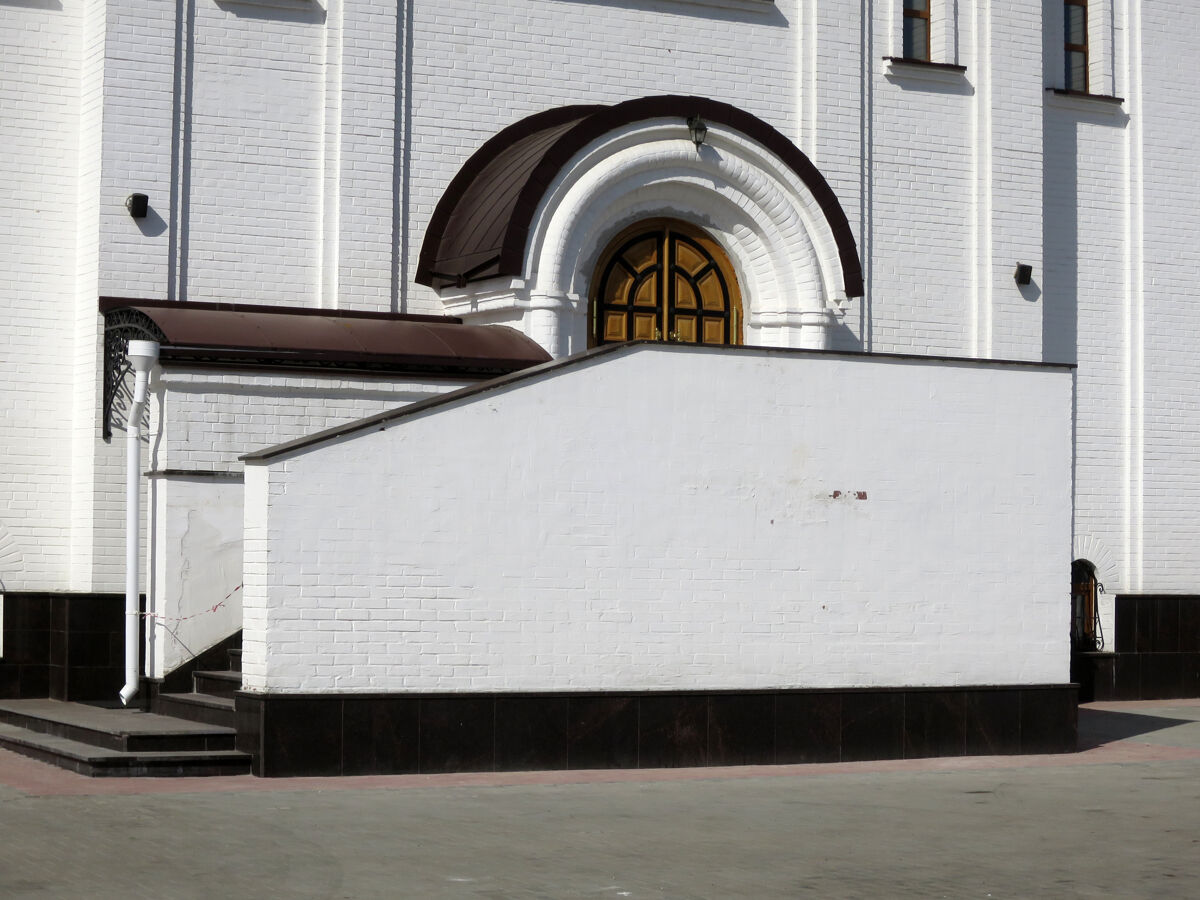 Церковь Казанской иконы Божией Матери в Лосиноостровском, Лосиноостровский (Северо-Восточный административный округ (СВАО), г. Москва). архитектурные детали, Южный вход в храм