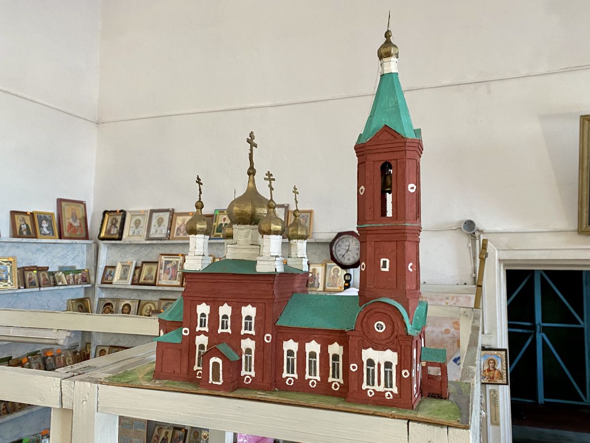Усть-Ишим. Церковь Николая Чудотворца. дополнительная информация, В храме имеется макет церкви
