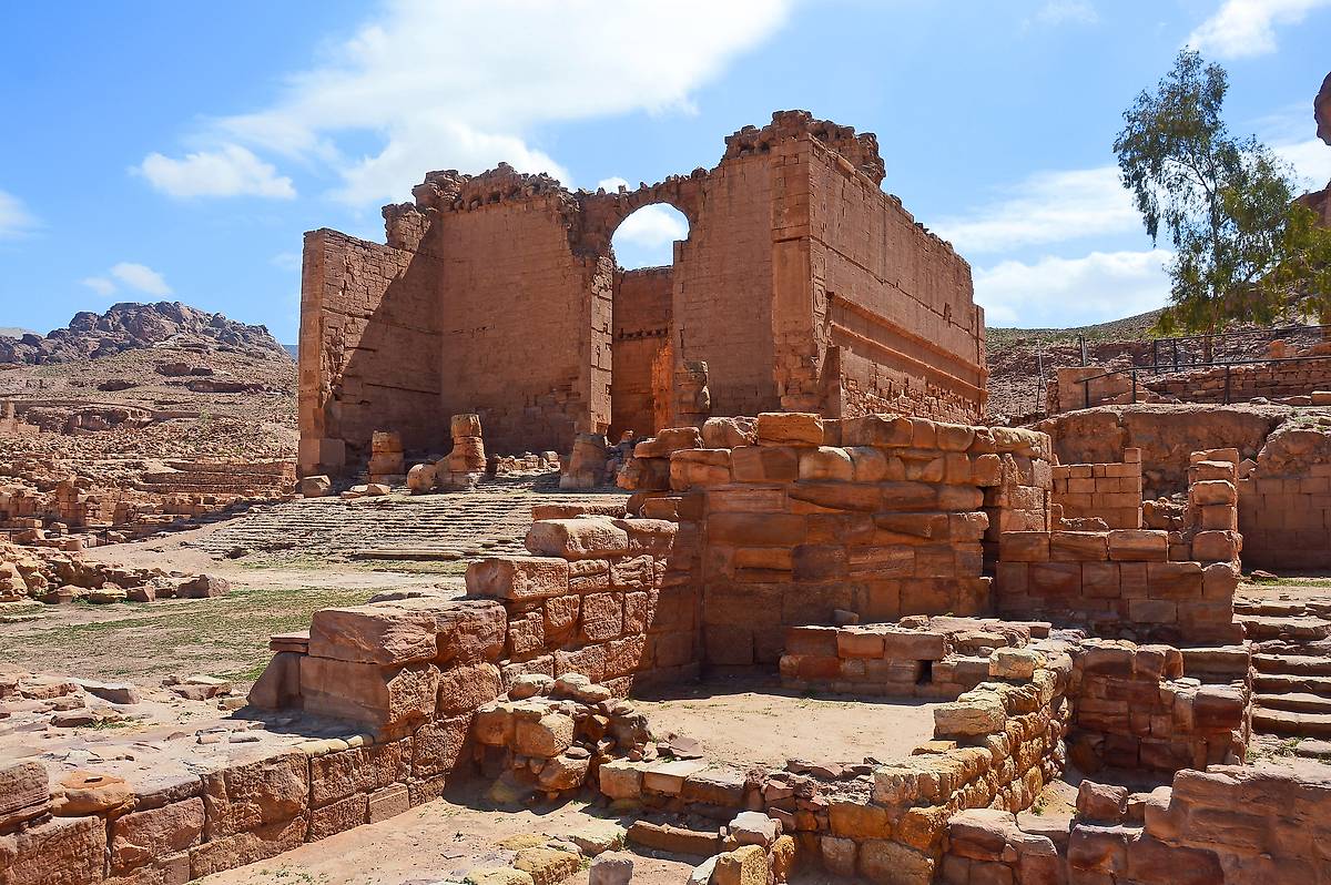 общий вид в ландшафте. Неизвестная часовня, Петра (Иордания, Прочие страны)