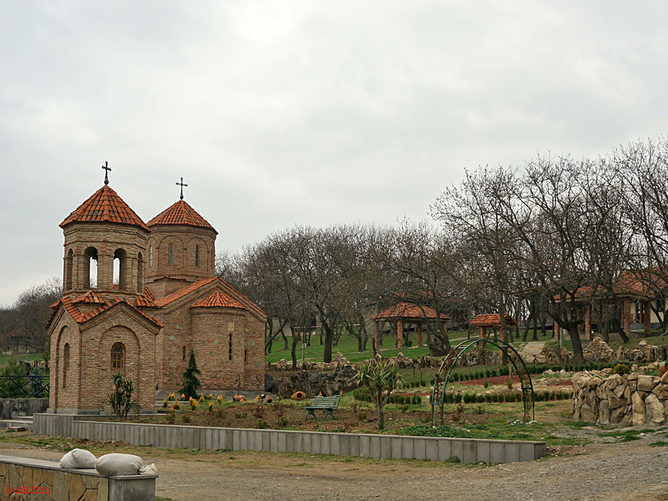 Джвари, гора. Монастырь Джвари (новый). фасады