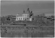 Церковь Рождества Иоанна Предтечи, Фото 1942-1944 г. из фондов SA-KUVA (Финский военный фотоархив), №87994. http://sa-kuva.fi/ . На берегу, очевидно, нижние венцы деревянной церкви Рождества Христова. <br>, Хевроньино, Подпорожский район, Ленинградская область