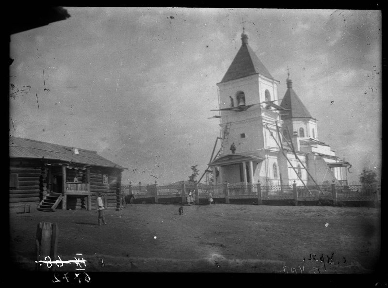 Церковь Троицы Живоначальной, Большая Уря (Канский район и г. Канск, Красноярский край). архивная фотография, Фото 1925 года из фондов Красноярского краевого краеведческого музея. Автор Андрей Васильевич Кудрявцев