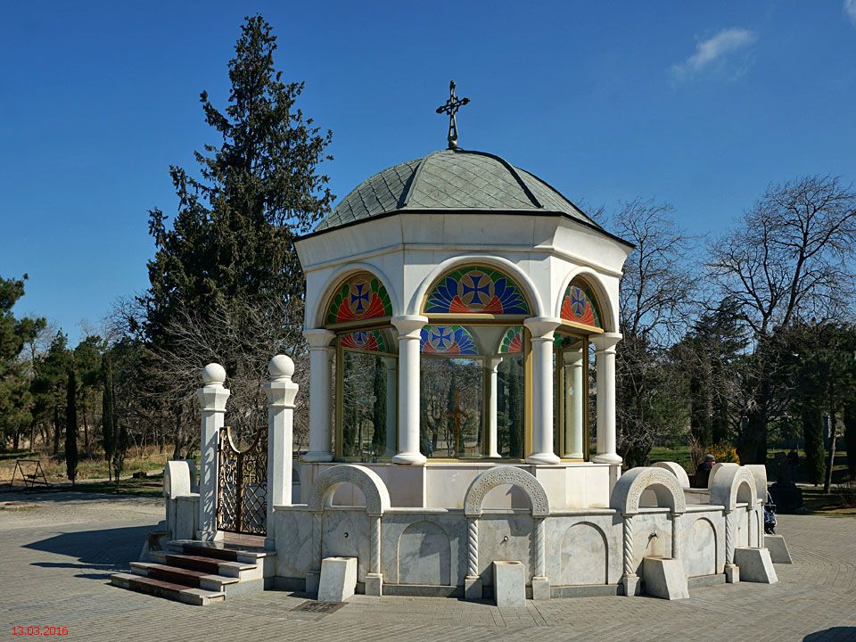 Тбилиси. Неизвестная часовня при кафедральном соборе. фасады
