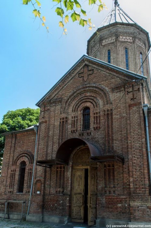 Тбилиси. Церковь Николая Чудотворца в Чугурети. архитектурные детали