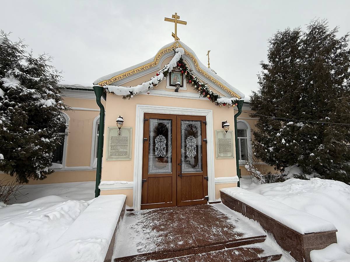 Вход, вид с северо-запада, фасады. Мироносицкий женский монастырь. Церковь иконы Божией Матери "Скоропослушница", Бобруйск (Бобруйский район, Беларусь, Могилёвская область)