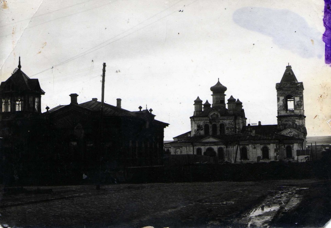 Церковь Николая Чудотворца, Сенгилей (Сенгилеевский район, Ульяновская область). архивная фотография, Фото середины ХХ века. Муниципальное учреждение культуры 