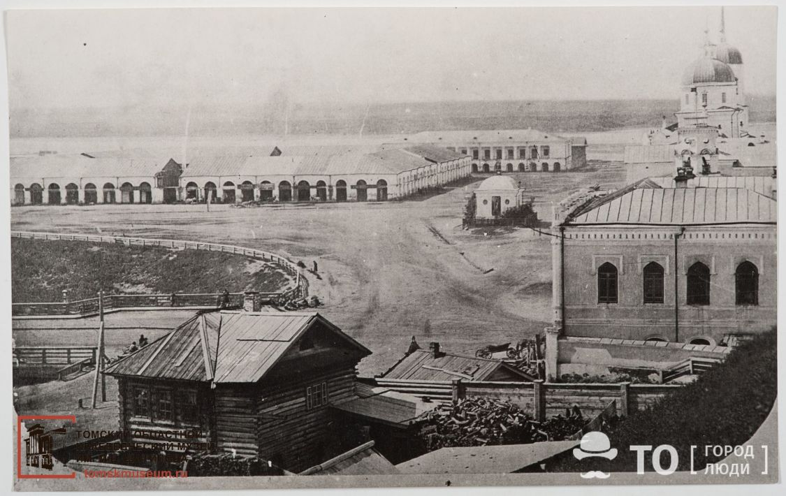 Томск. Часовня Иверской иконы Божией Матери (утраченная). архивная фотография, Базарная площадь с Иверской часовней. Фото начала ХХ в. из фондов ТОКМ