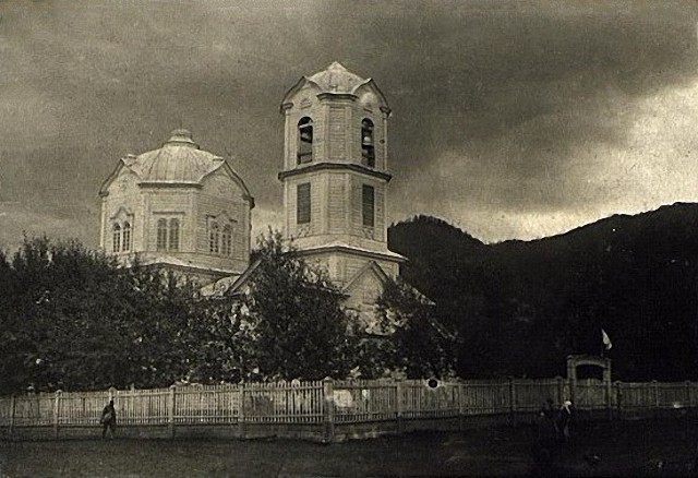Церковь Иннокентия, епископа Иркутского, Онгудай (Онгудайский район, Республика Алтай). архивная фотография, Клуб в здании бывшей церкви. Фото 1931 года из фондов Музея антропологии и этнографии имени Петра Великого