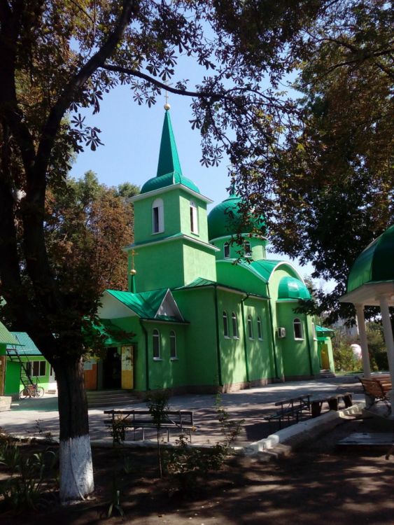Дрокия, город. Церковь Серафима Саровского. фасады