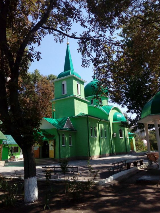 Церковь Серафима Саровского, Дрокия, город (Дрокиевский район, Молдова). фасады