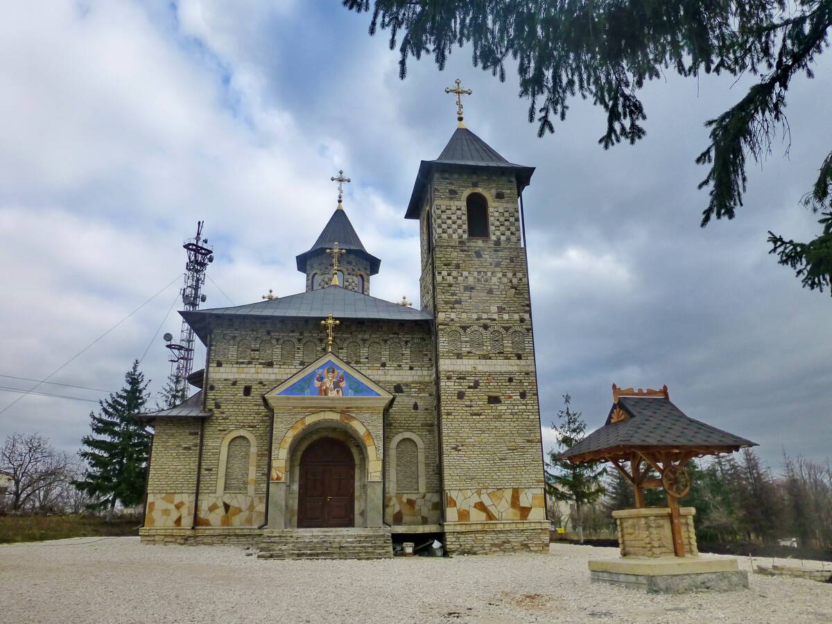 Церковь Николая Чудотворца, Дрокия, город (Дрокиевский район, Молдова). фасады