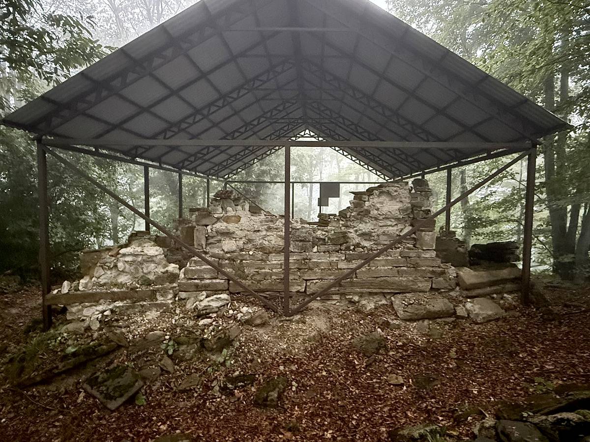 Вид с востока, фасады. Церковь Илии Пророка, Липники (Сочи, город, Краснодарский край)