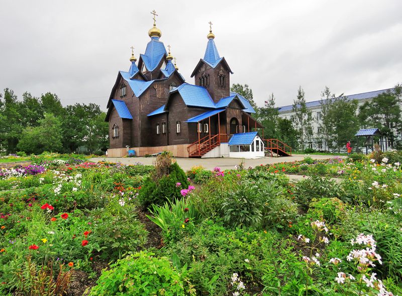 Церковь Покрова Пресвятой Богородицы (новая), Александровск-Сахалинский (Александровск-Сахалинский, город, Сахалинская область). общий вид в ландшафте