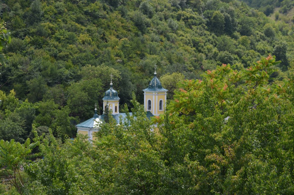 Сахарна. Троицкий Сахарнянский монастырь. Церковь Троицы Живоначальной. фасады,  Троицкая церковь